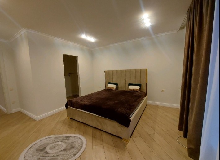 Сучасний будинок в оренду - фото 1