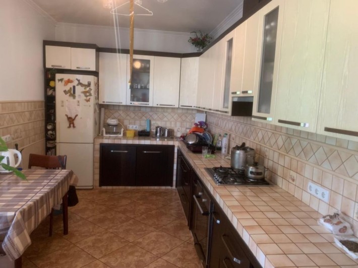 Будинок неподалік ТЦ  DEPOt. - фото 1