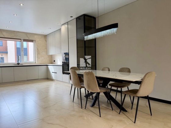 Оренда світлого та стильного будинку в котеджному містечку New Village Ужгород