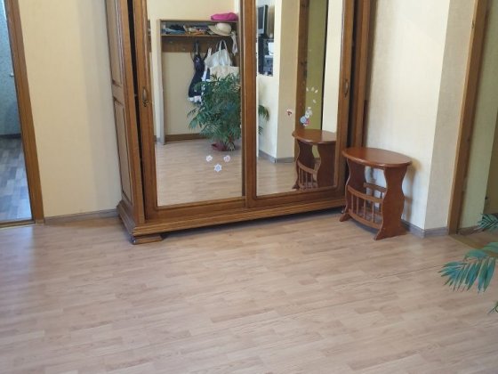 Сдам часть дома с отд.входом,пр-кт науки,м.димеевская Киев