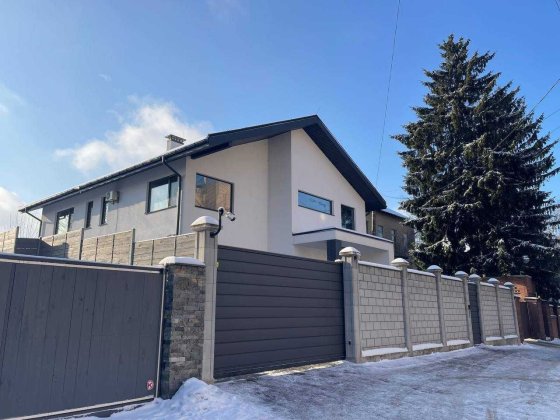 Оренда нового сучасного будинку 290 квм під офіс, клініку. Є генератор Киев