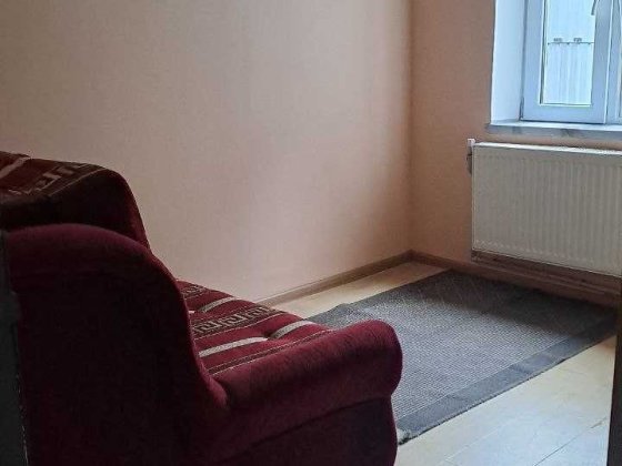Здається в оренду частина будинку 2 кім з окремим двором з паркомісцем