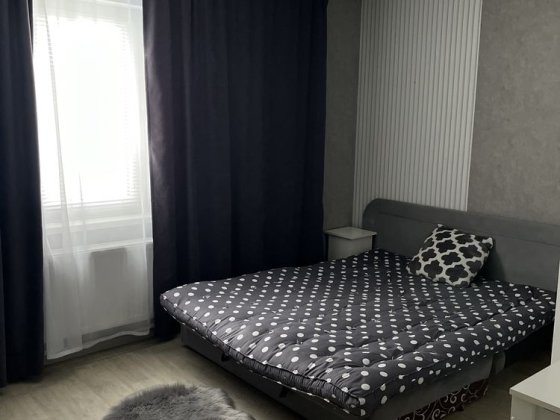 Здається частина будинку з окремим входом