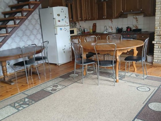 Здається будинок,кінець Богунії,для 3-5 чоловіків.