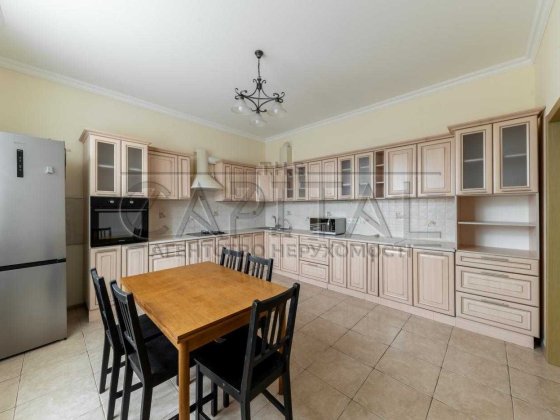 Автономний будинок під офіс біля метро/ Офіс Центр/Оренда будинок Киев