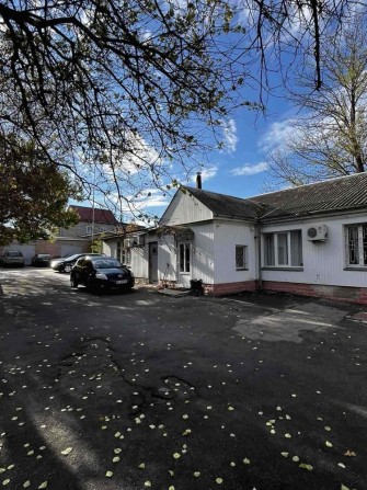 Оренда домоволодіння в центрі міста - фото 1