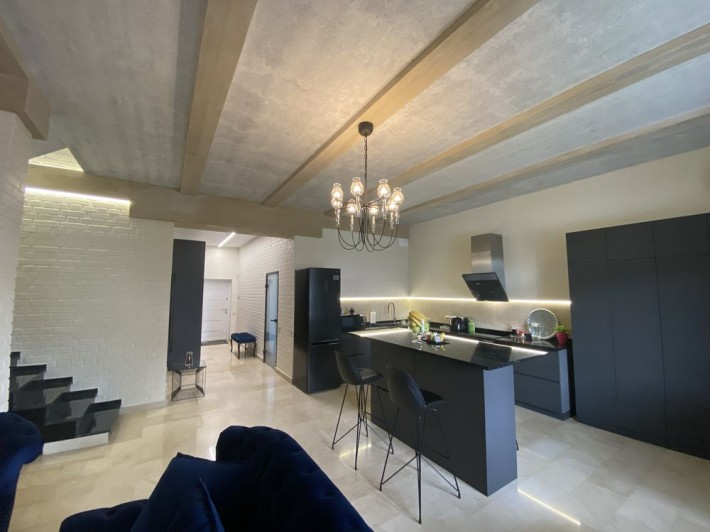 Здам  будинок з генератором та інвертором  на Стеценка - фото 1