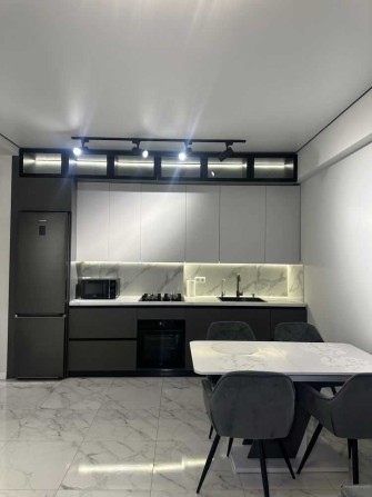 Котедж. Дизайнерський Ремонт. Паркінг. Чудова Локація. Оренда. - фото 1