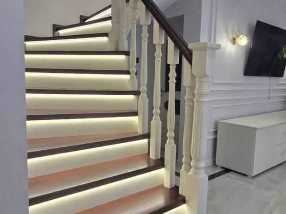 Здам будинок є гараж та інвектор світло є завжди Львов