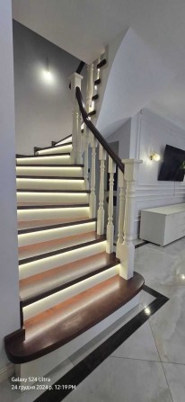 Здам будинок є гараж та інвектор світло є завжди - фото 1