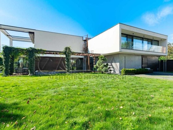 Оренда сучасного двоповерхового будинку м. Київ на Острові Водників Киев