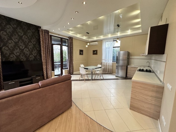 Стильный Дом на 13 ст. Большого Фонтана - фото 1