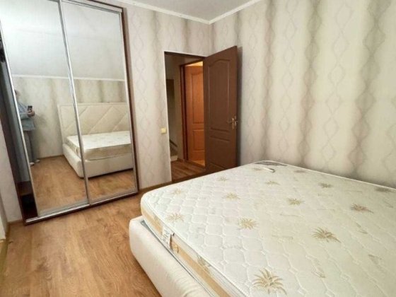 Сдам чудесный дом 3 к 110 м евроремот, генератор, оптиковолокно! Киевс