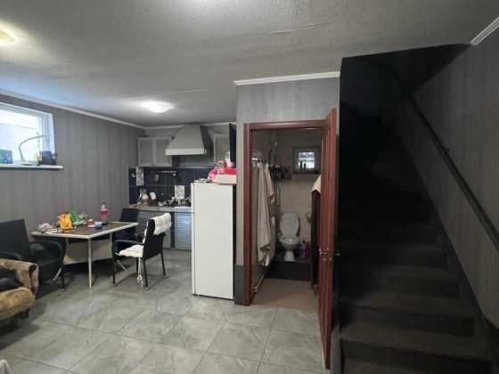 Сдам пол-дома , 2 этажн. кварт. с двориком , 411 батарея.