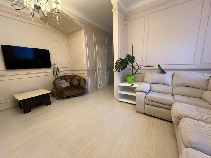 Оренда Будинок вашої мрії – сучасний ремонт, 3 спальні, 5 хв до моря - фото 1