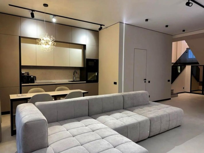 Оренда / Таунхаус  Київ, Дарницький район, вул. Виноградна, 2 - фото 1