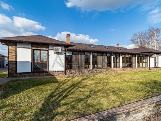 Оренда чудового 4к будинку з власним озером  Осокорки Київ