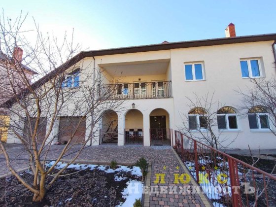 Сдам  двухэтажный дом ул. Каштановая, Червоный Хутор