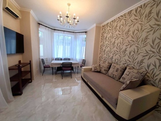 Двоповерховий будинок на 10 ст.Фонтана Одесса