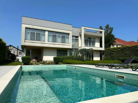 Аренда ДОМА в Совиньоне, 550м², бассейн, гараж Одесса