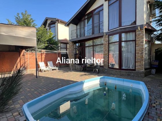 Оренда будинку в Совіньйоні: басейн, генератор, паркомісце Одеса