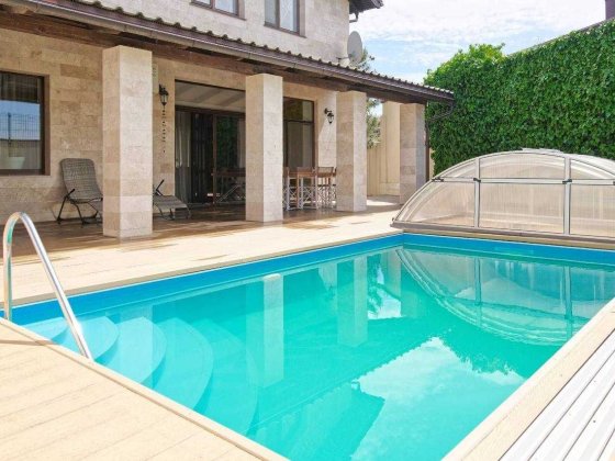 аренда дома Совиньон, бассейн, батареи для света Одесса