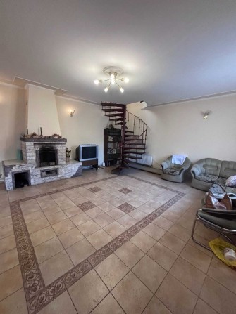 Сдам 3-х этажный дом у моря Совиньон - фото 1