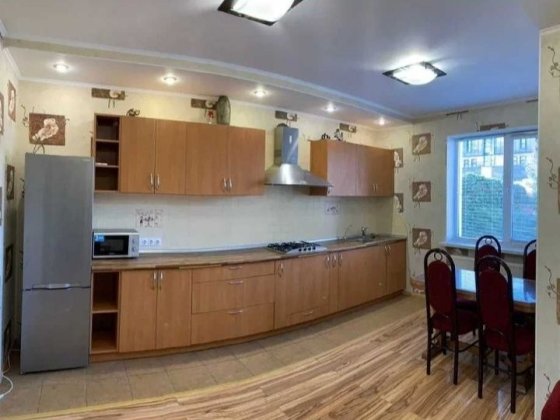 Сдам дом 5 к  200 м Констанди Генератор,подвал капитальный!