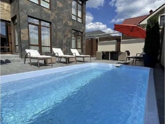 Аренда дизайнерского дома с бассейном в Совиньоне Одесса