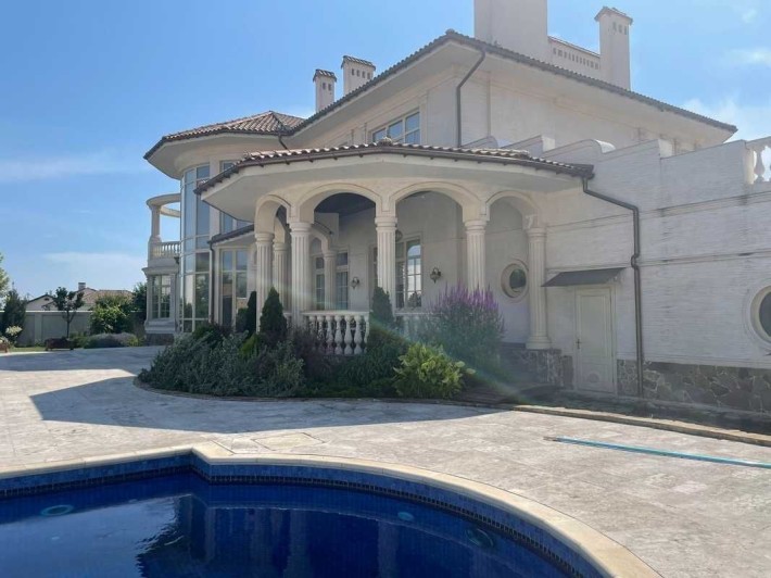 Аренда VIP-резиденции в Совиньоне | 1200 м² роскоши у моря. - фото 1