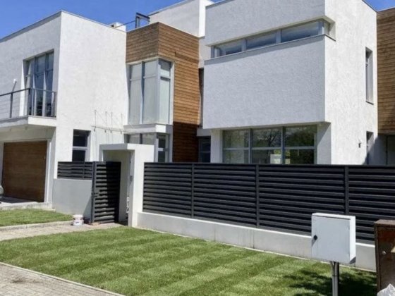 Роскошный особняк с бассейном в Совиньоне-3