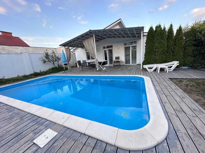 дом с бассейном, Совиньон- - фото 1