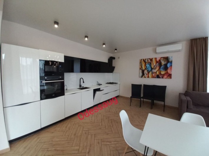 Сдам в Аренду Стильный Дом в Совиньоне 210м. 4 спальни, - фото 1