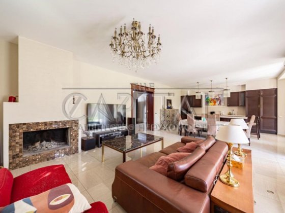 Аренда дома з газовым отоплением и укрытием, гараж, ул. Багатырская