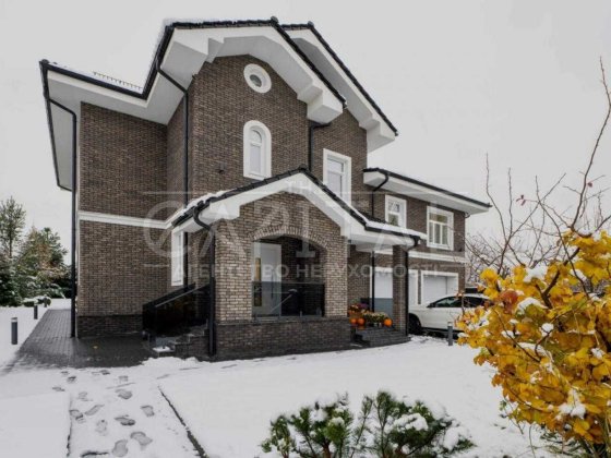Оренда стильного будинку з гаражем у Голосіївському районі Киев