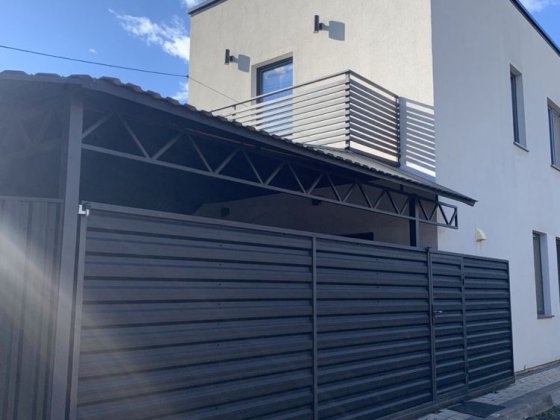 Власник!!! Здам чудовий будинок,що знаходиться в тихому Центрі міста Рованці