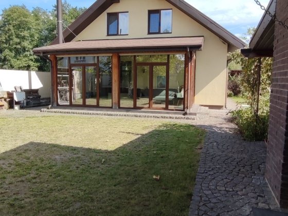 Оренда будинку в передмісті