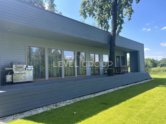 Оренда будинку в Конча-Заспі в сосновому лісі на озері. Козин