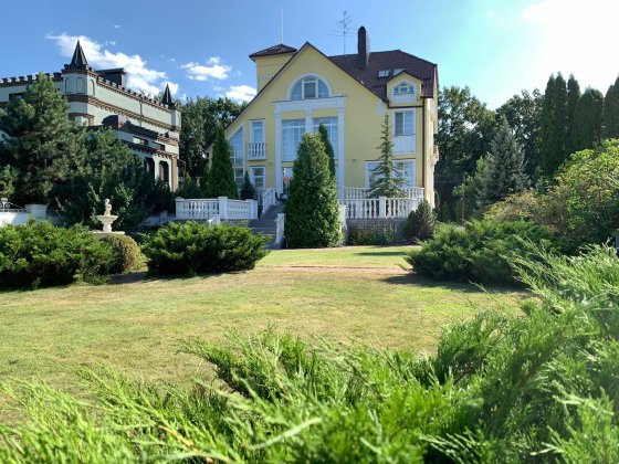 Оренда автономний будинок| 500 м2| Лісники | 25 соток | Басейн Лесники