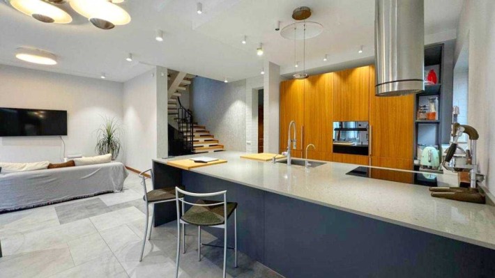 Оренда сучасного будинку Віта Поштова є ГЕНЕРАТОР газове опалення - фото 1