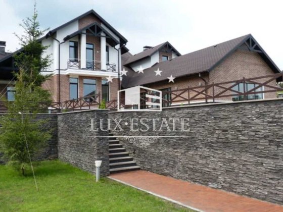 Элитный дом в Лесники, два бассейна спа и баня. Дом охраны и гостевой Лісники