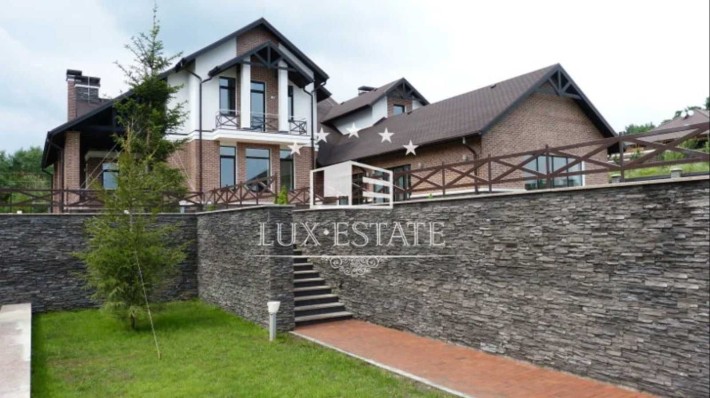 Элитный дом в Лесники, два бассейна спа и баня. Дом охраны и гостевой - фото 1