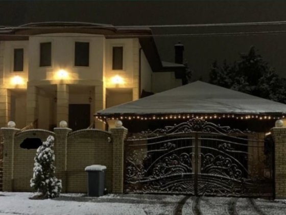 Оренда будинку з бассейном ! Стоянка