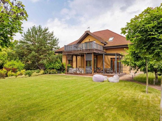 Здається в оренду  будинок в Стоянці  350м2 15 соток Бучанський рн Стоянка