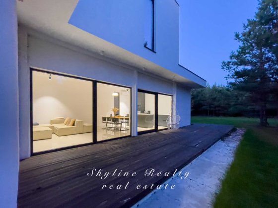 Нереальний сучасний будинок у лісі. Малютянка. Генератор 7 квт Малютянка