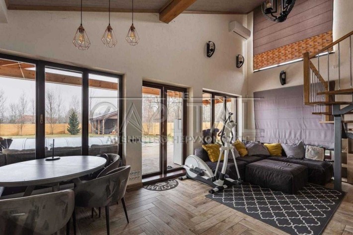 Пропонується в оренду затишний будинок в Новосілках з басейном 190м2 - фото 1