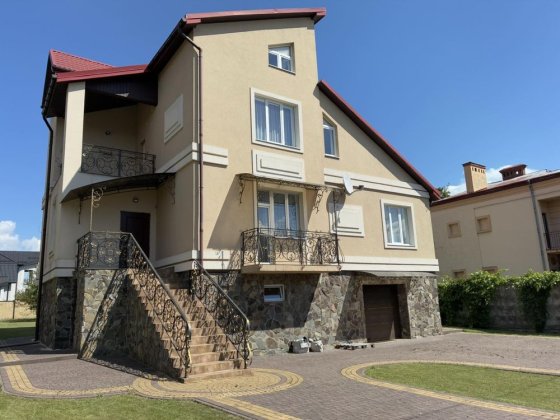 Оренда особняка у Зимній Воді Зимна Вода