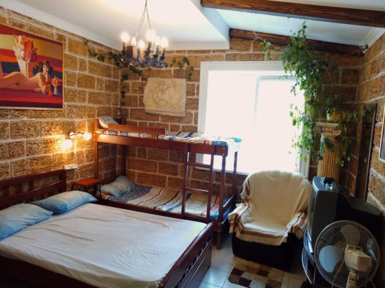 Сдам домик(ЗДАМ будиночок) с местом для автомобиля во дворе Фонтанка