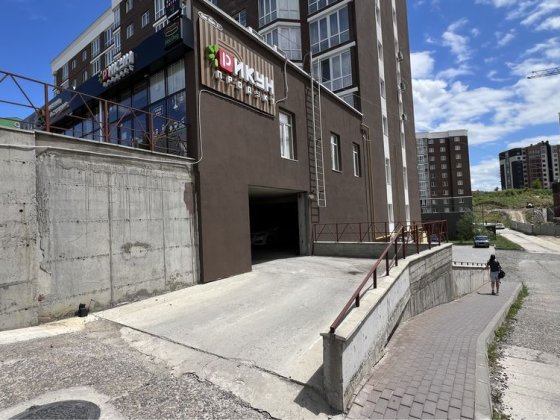 Продам паркінг та комірку жк «Амстердам» Хмельницький