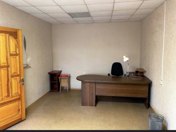 Сдам в аренду офис на ХБК-цокольный этаж. Херсон